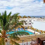 Appartamento Aguazul - A Pie De Piscina Y Vistas Al Mar Puerto del Carmen (Lanzarote)