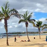 Appartamento Aguazul - A Pie De Piscina Y Vistas Al Mar Puerto del Carmen (Lanzarote)