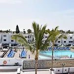 Aguazul - A Pie De Piscina Y Vistas Al Mar Daire Puerto del Carmen (Lanzarote)
