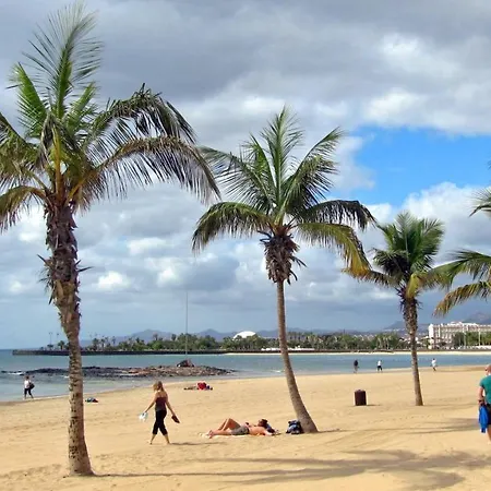 Apartamento Aguazul - A Pie De Piscina Y Vistas Al Mar Puerto del Carmen (Lanzarote)