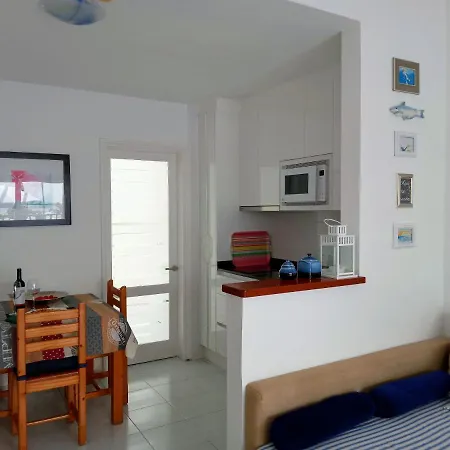 Apartamento Aguazul - A Pie De Piscina Y Vistas Al Mar Puerto del Carmen (Lanzarote)