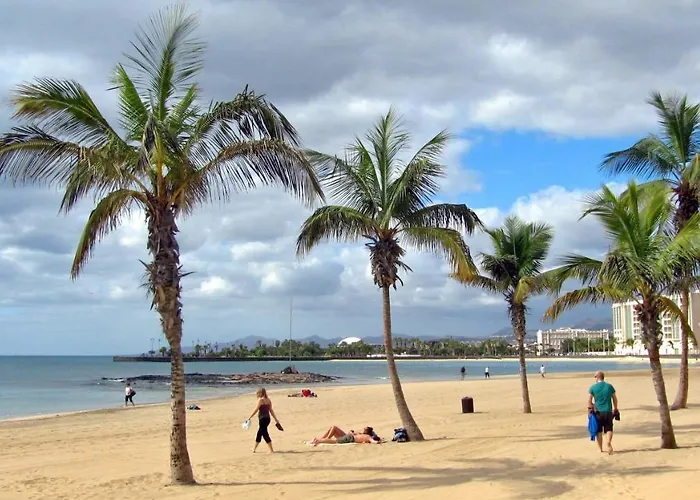 Appartamento Aguazul - A Pie De Piscina Y Vistas Al Mar Puerto del Carmen (Lanzarote)