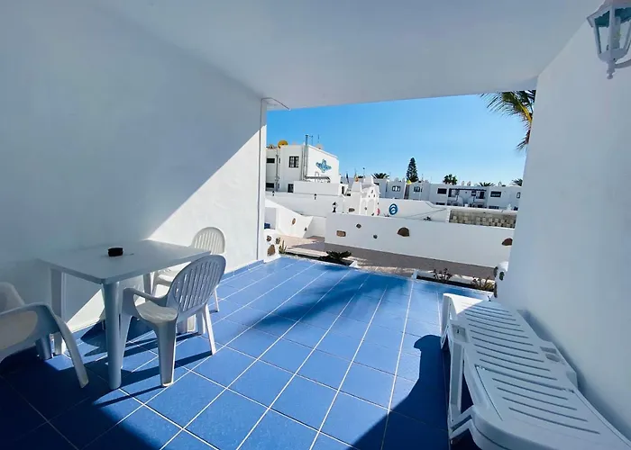 Appartamento Aguazul - A Pie De Piscina Y Vistas Al Mar Puerto del Carmen (Lanzarote)