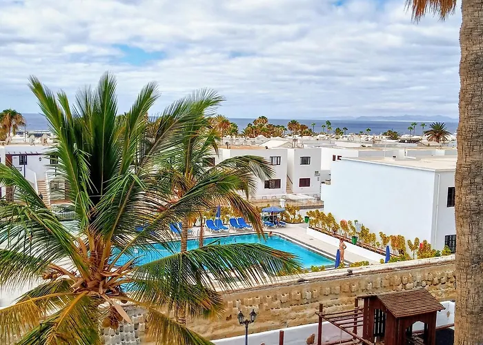 Apartment Aguazul - A Pie De Piscina Y Vistas Al Mar Puerto del Carmen (Lanzarote)