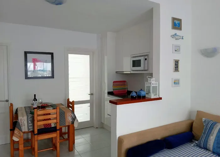Apartment Aguazul - A Pie De Piscina Y Vistas Al Mar Puerto del Carmen (Lanzarote)