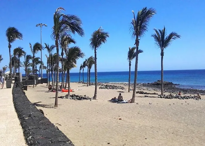Aguazul - A Pie De Piscina Y Vistas Al Mar * Puerto del Carmen (Lanzarote)